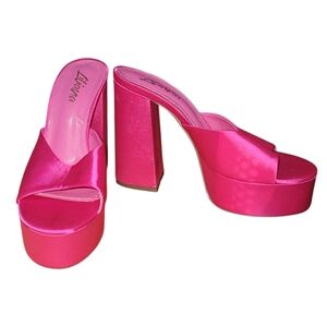 NWOT Liliana Women's Satin Pink Platform Mule Heels